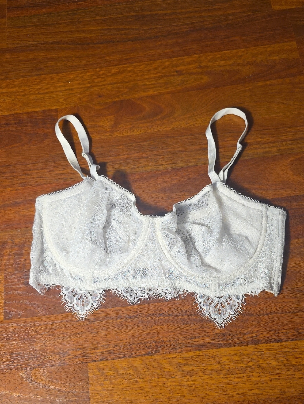 Victoria's Secret Ivory Lace Underwire Bra
